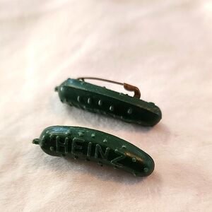2 green Pickle Lapel/Hat Pins Jewelry/Accessories
